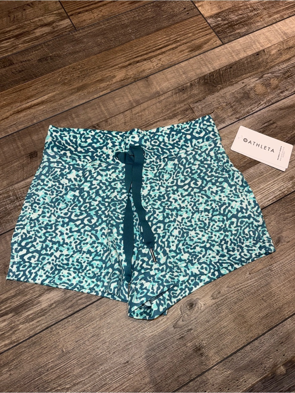 Athleta Balance 4’ Shorts XS NWT